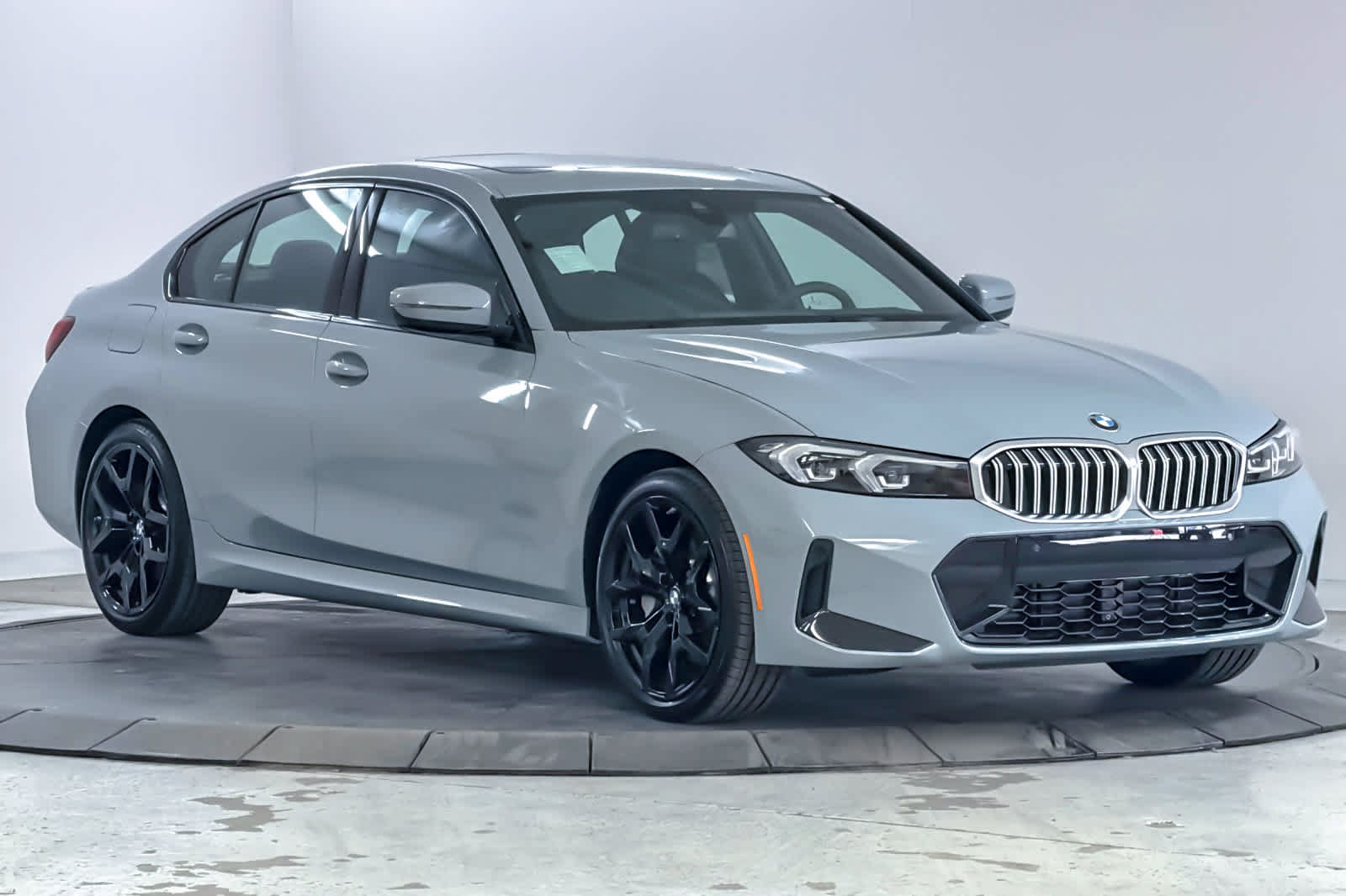 New 2026 BMW 330i xDrive Sedan w/ M Sport Package AWD/4WD image 9