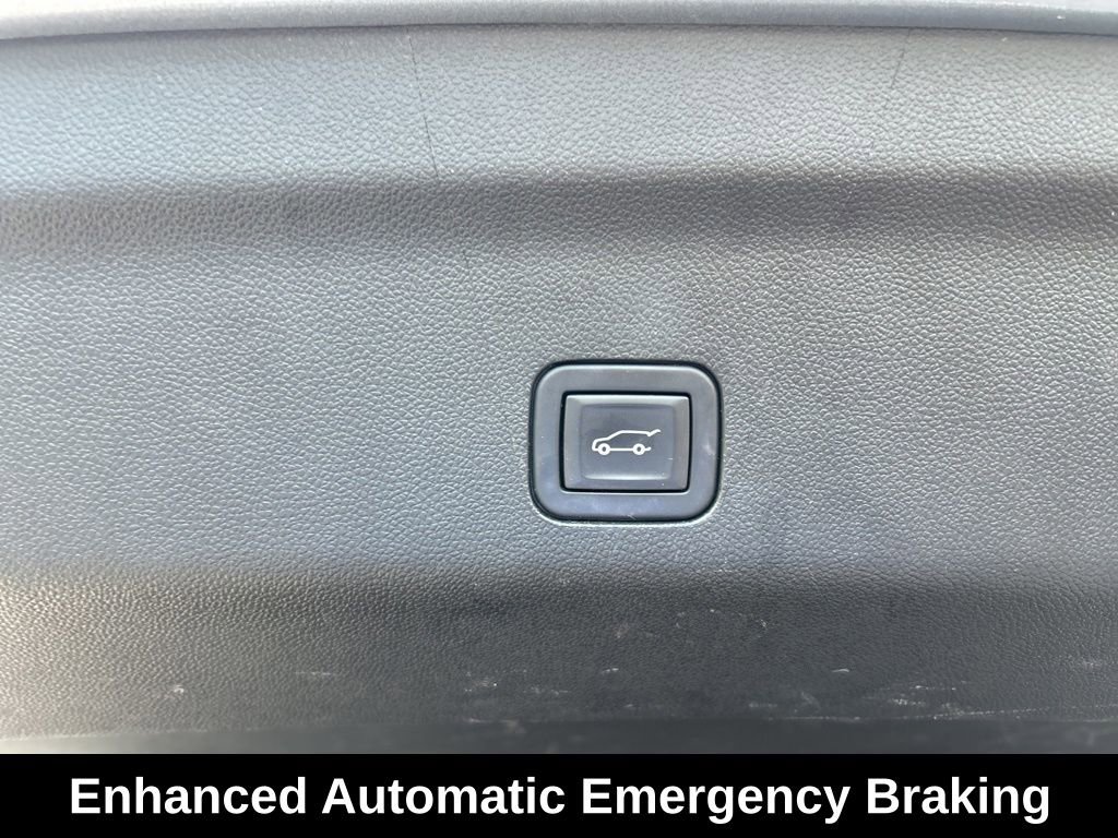 Used 2024 GMC Yukon XL SLT image 34