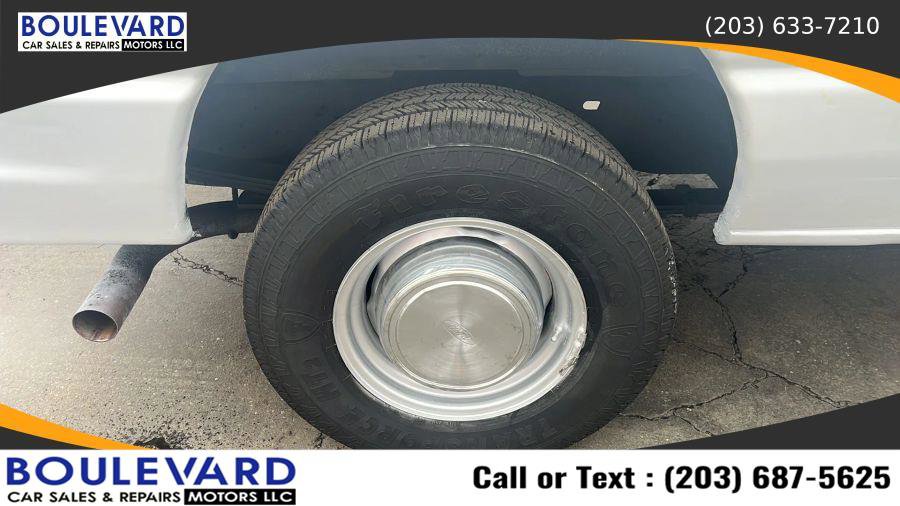 Used 2006 Ford E-350 and Econoline 350 Super Duty image 26