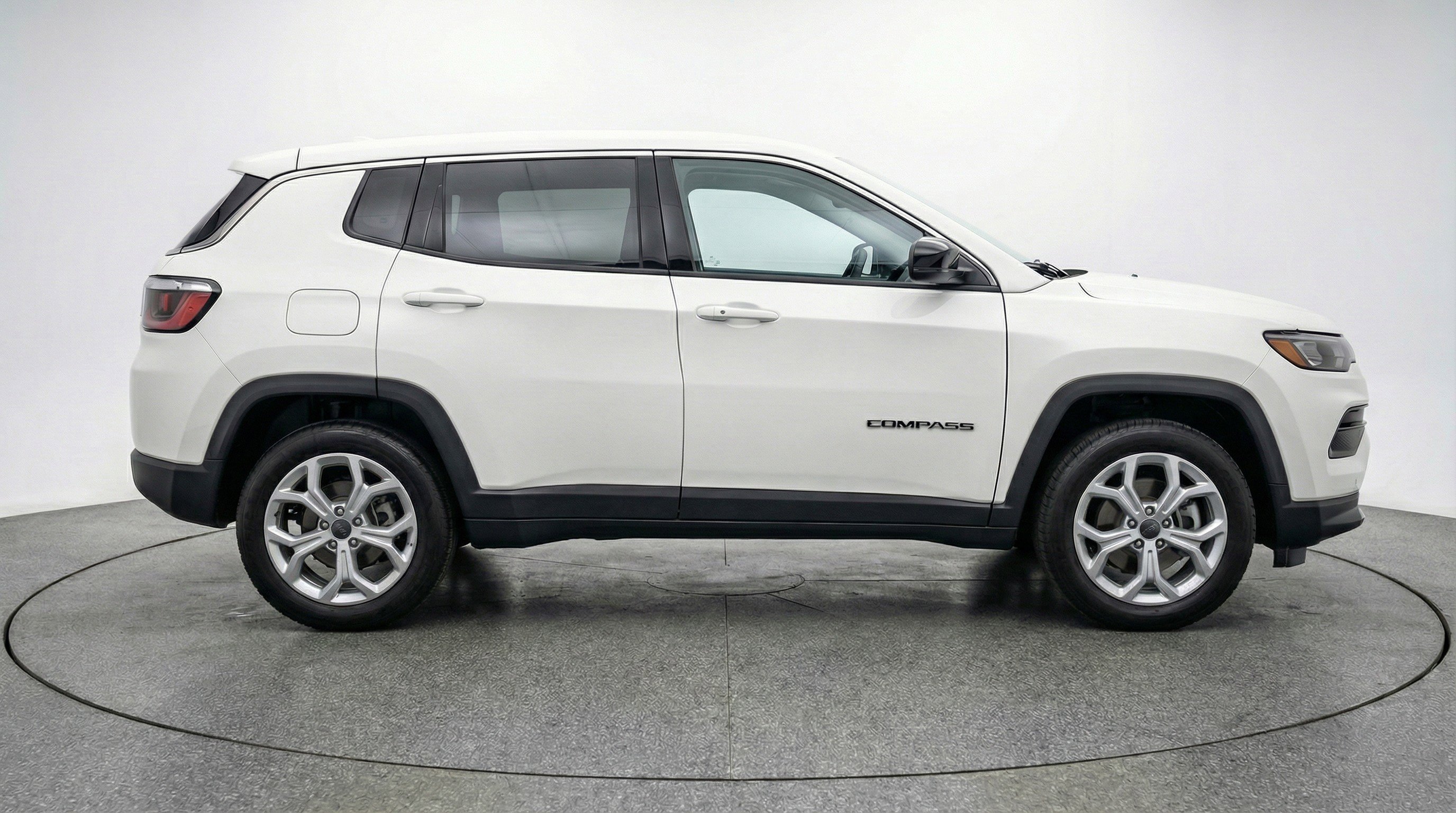 Used 2025 Jeep Compass Latitude AWD/4WD image 11