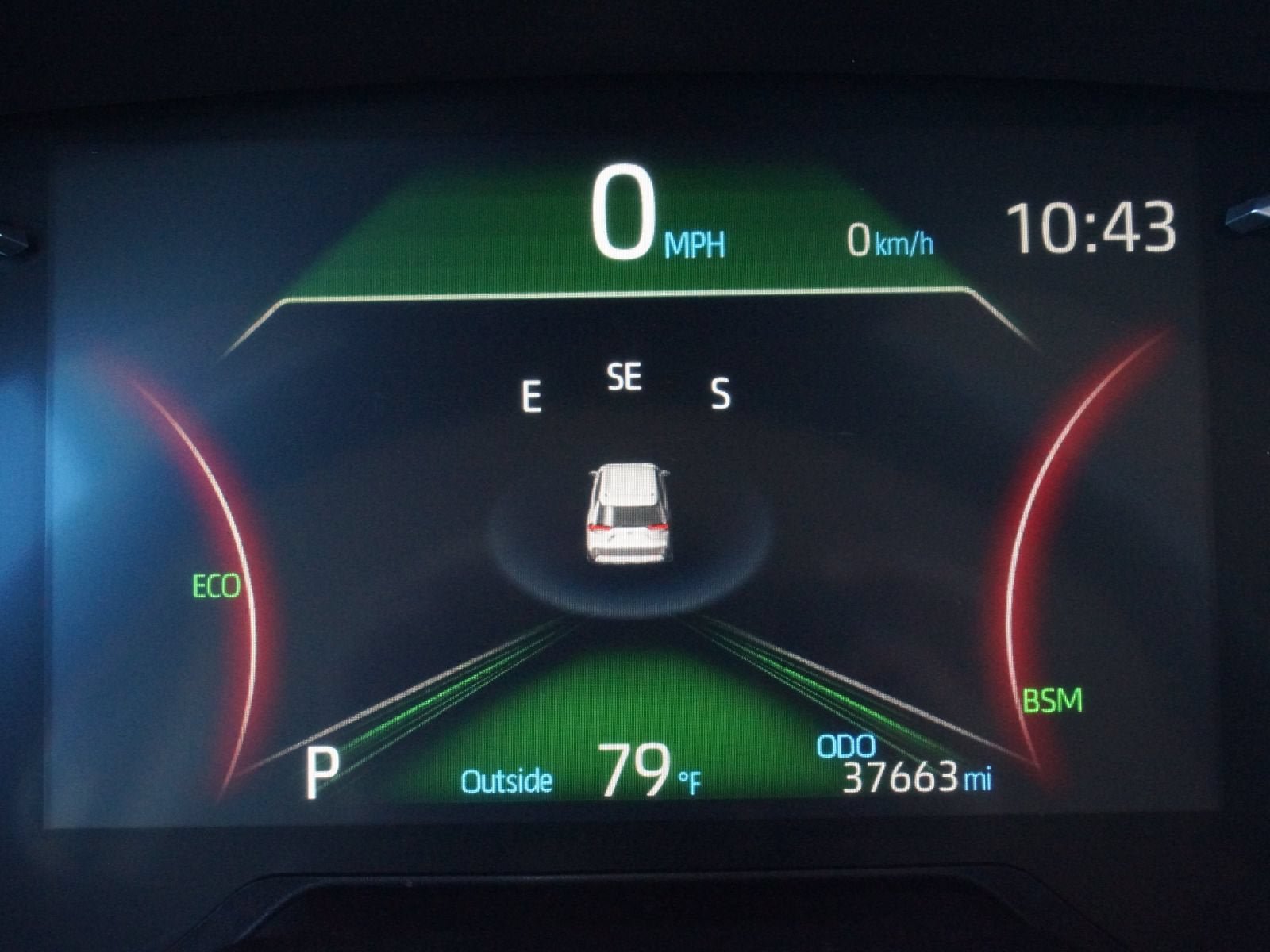 Used 2025 Toyota RAV4 XLE AWD/4WD image 4