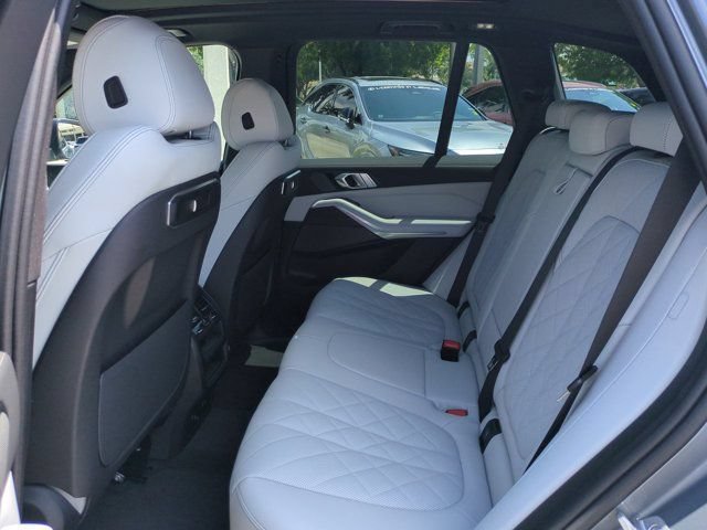 Used 2024 BMW X5 sDrive40i w/ Premium Package RWD image 13