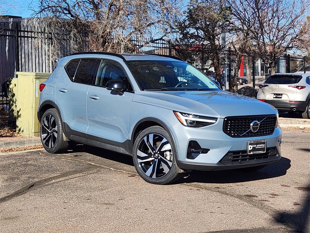 Used 2023 Volvo XC40 B5 Ultimate