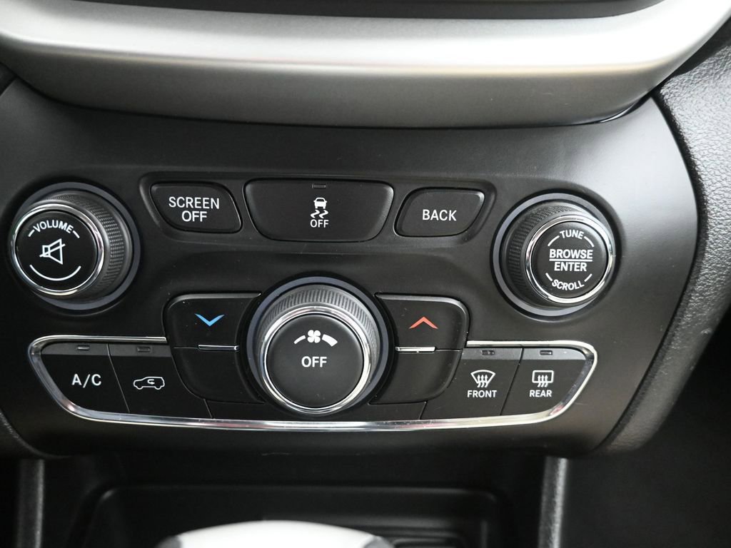 Used 2017 Jeep Cherokee Sport w/ Safety Group image 14