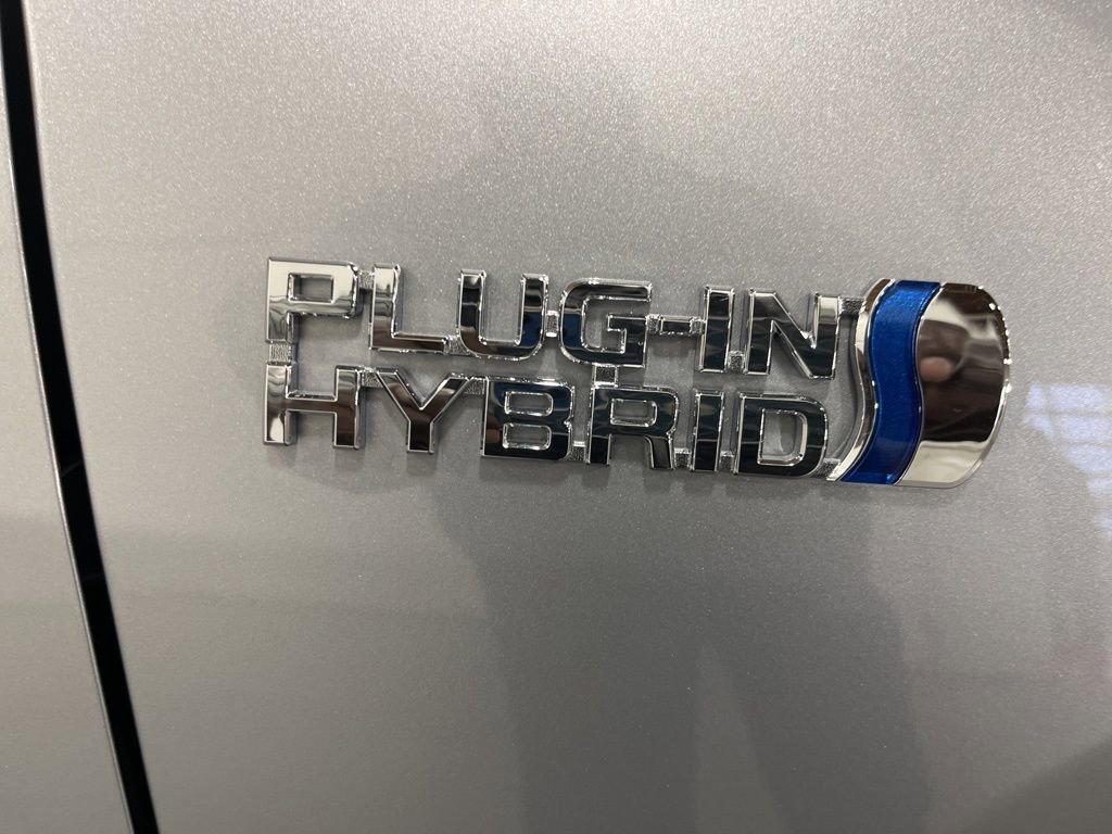 Used 2023 Toyota RAV4 SE w/ Weather & Moonroof Package image 13