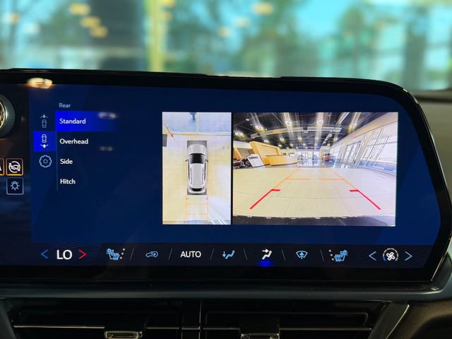 Used 2024 Chevrolet Equinox EV LT FWD image 34
