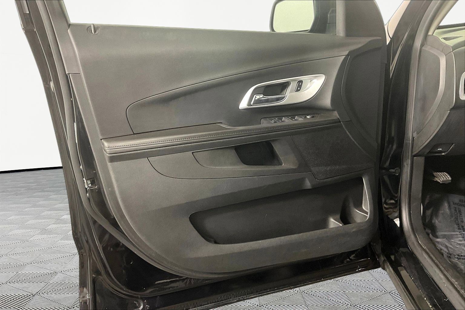 Used 2017 Chevrolet Equinox LS image 19