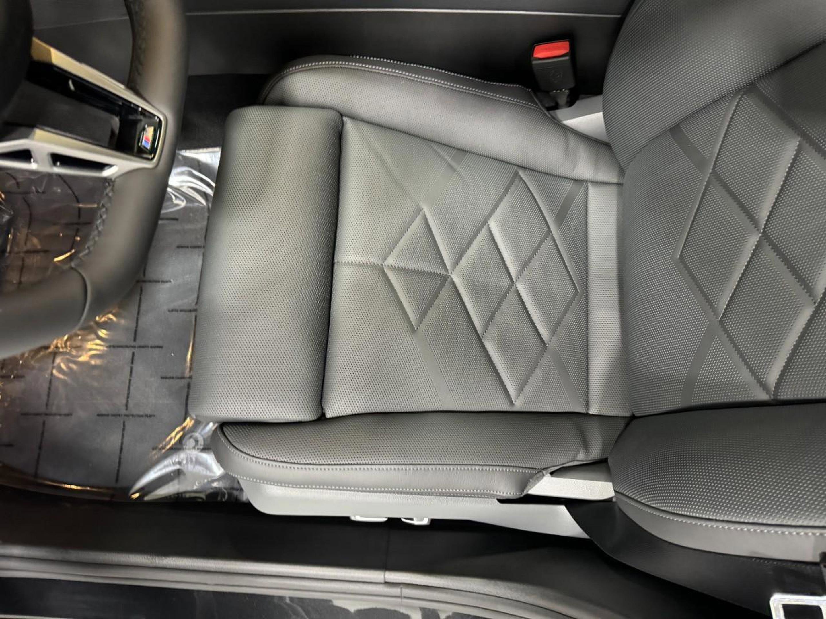 New 2026 BMW 540i xDrive w/ M Sport Package image 28