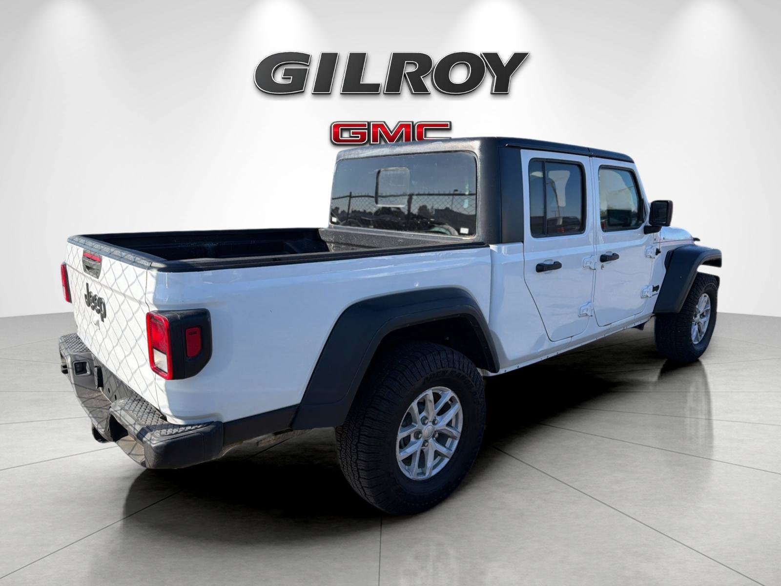 Used 2023 Jeep Gladiator Sport AWD/4WD image 2