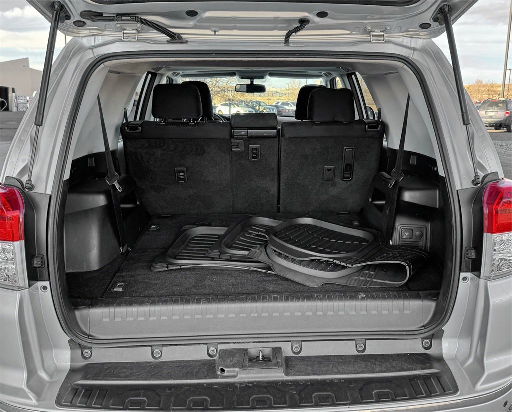 Used 2013 Toyota 4Runner SR5 w/ Convenience Pkg image 8