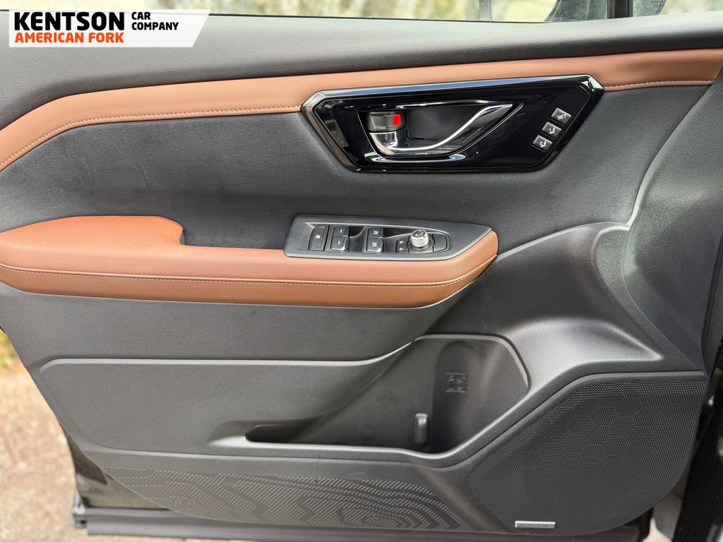 Used 2025 Subaru Forester Touring image 23