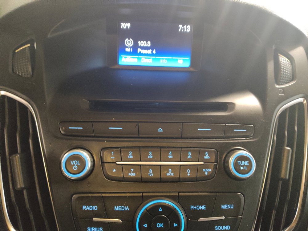 Used 2015 Ford Focus SE w/ Equipment Group 201A FWD image 25