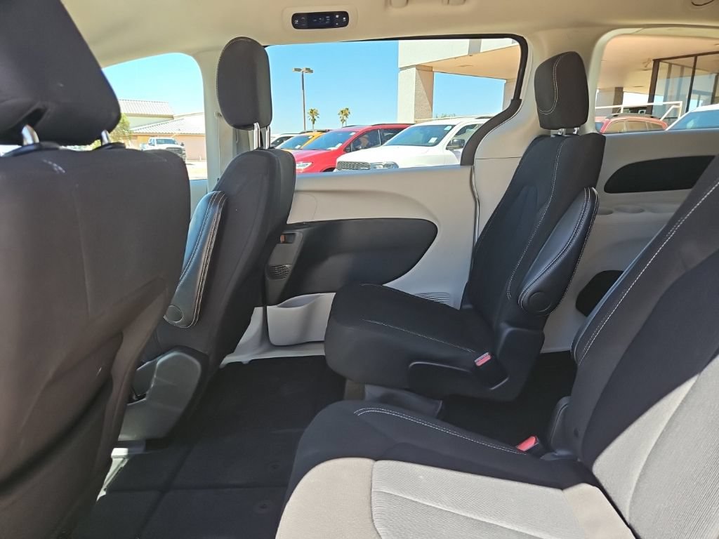 Used 2024 Chrysler Voyager LX FWD image 21