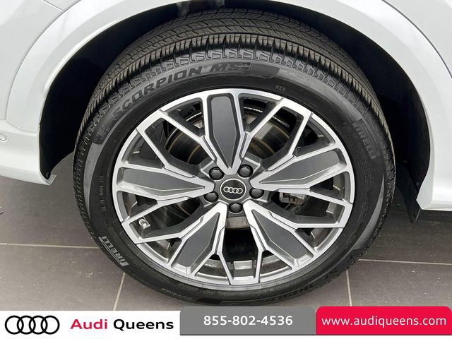 Used 2025 Audi Q5 Premium Plus w/ Premium Plus image 8