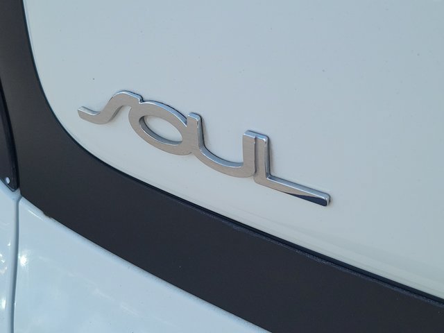 Used 2016 Kia Soul FWD image 8