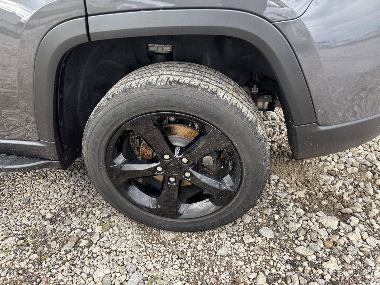 Used 2024 Jeep Grand Cherokee Altitude AWD/4WD image 35