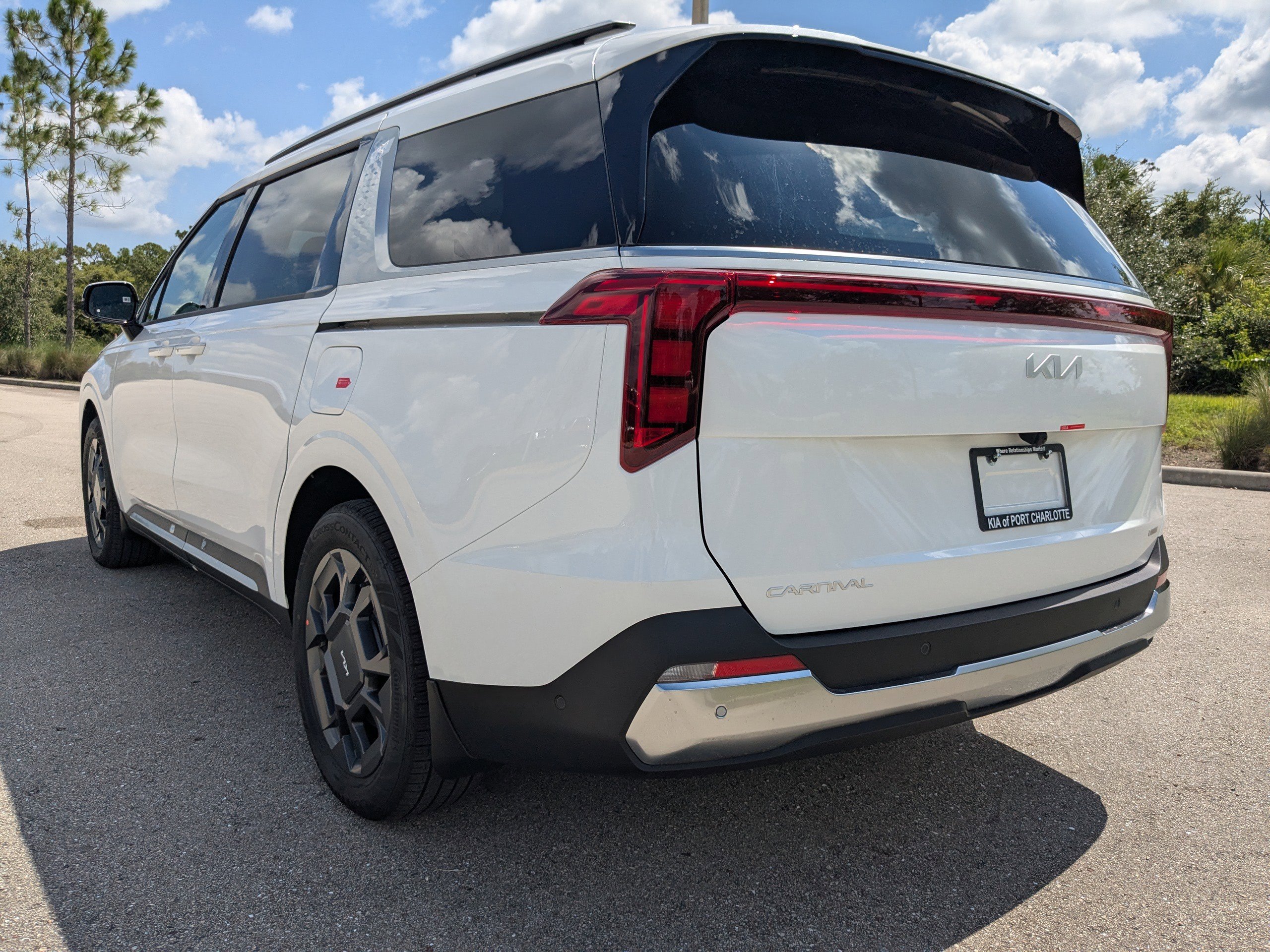 New 2026 Kia Carnival SX image 7