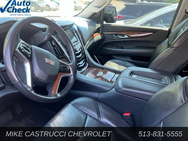 Used 2019 Cadillac Escalade Luxury AWD/4WD image 6