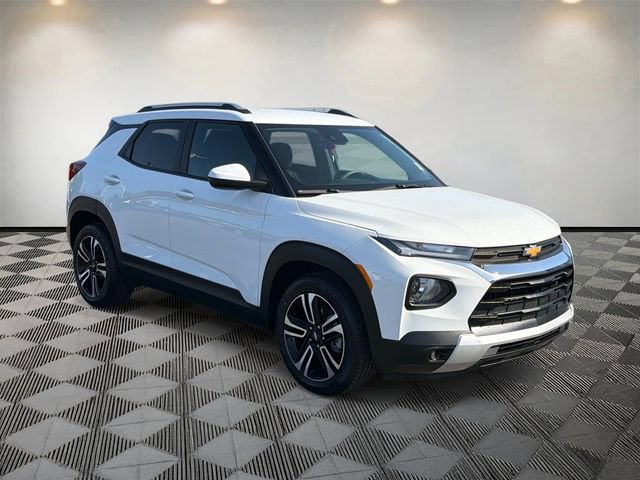 Used 2023 Chevrolet TrailBlazer LT FWD image 3
