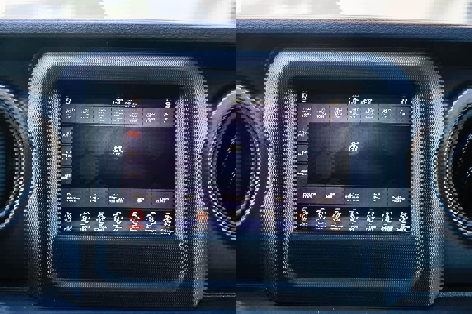 Used 2023 Jeep Wrangler Unlimited image 14