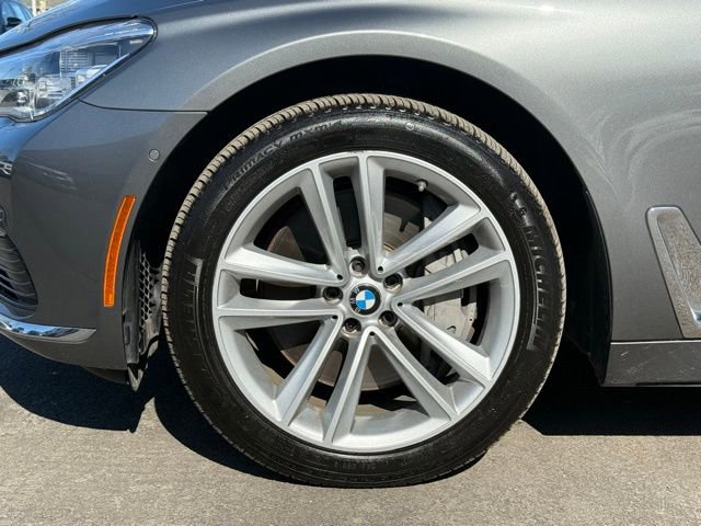 Used 2019 BMW 750i xDrive w/ Executive Package image 17