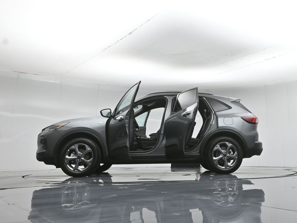 Certified 2025 Ford Escape ST-Line AWD/4WD image 8