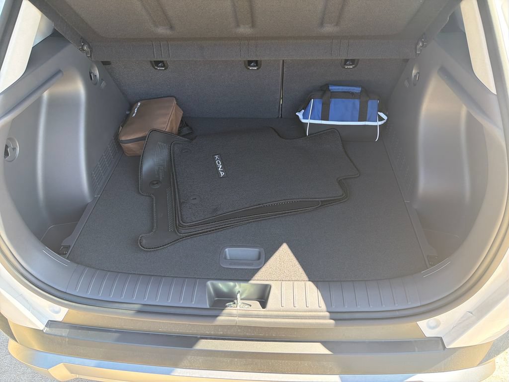 New 2026 Hyundai Kona SEL Premium FWD image 32