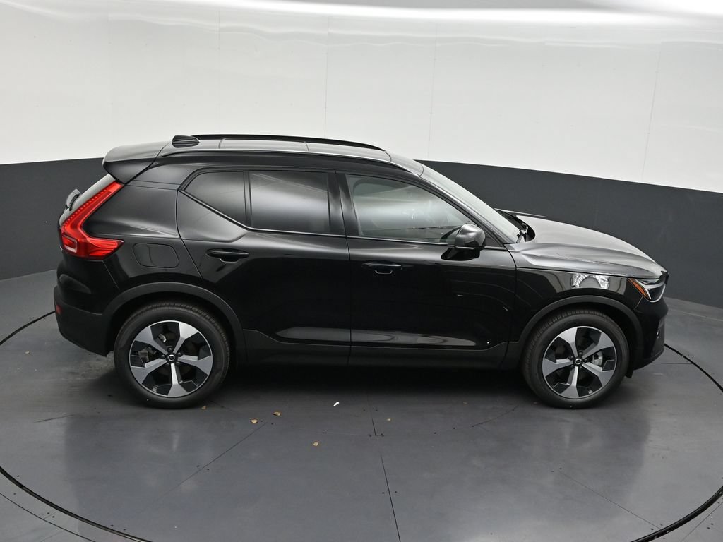 New 2026 Volvo XC40 B5 Plus w/ Protection Package Premier AWD/4WD image 18