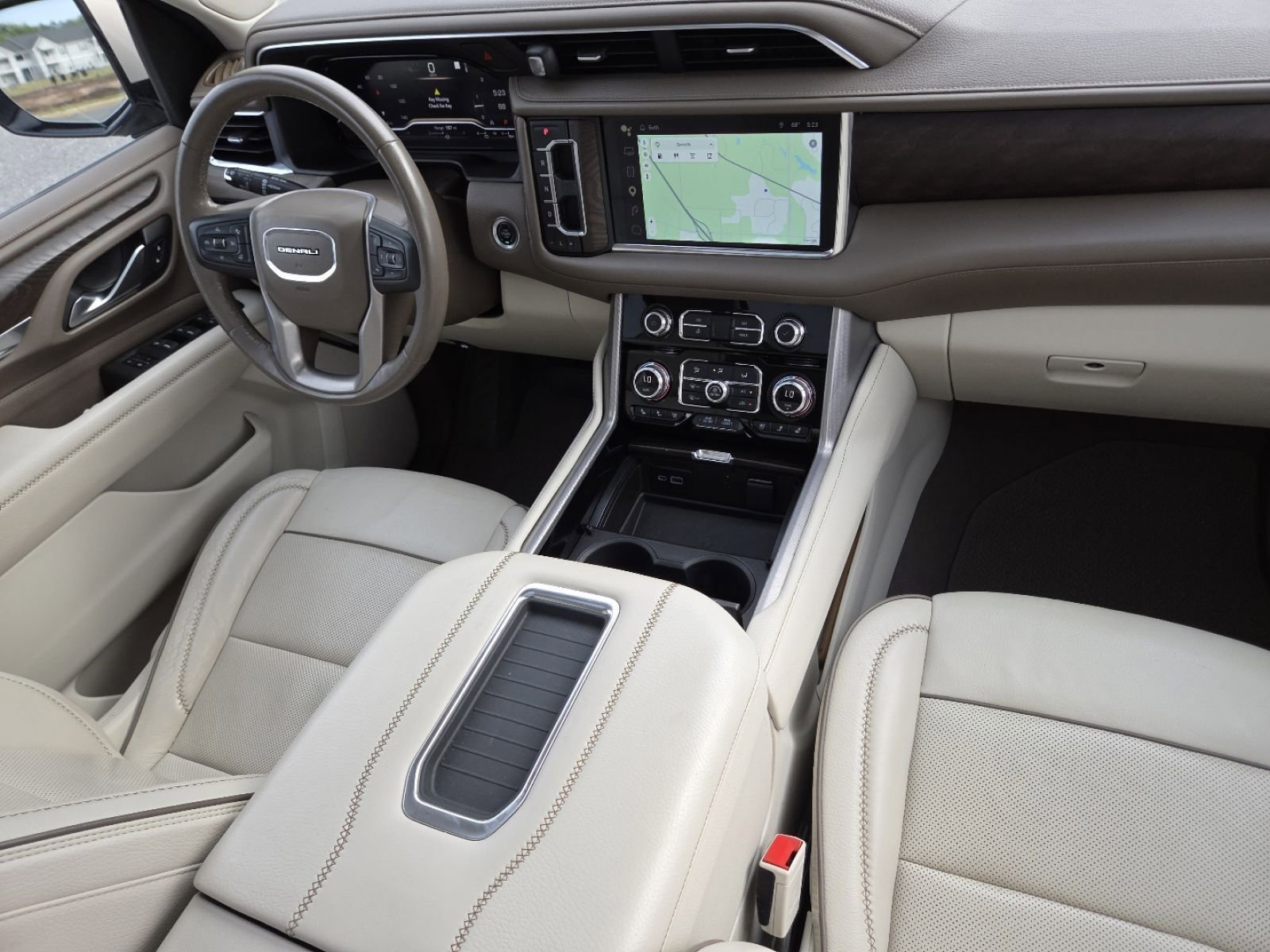Used 2022 GMC Yukon XL Denali RWD image 27