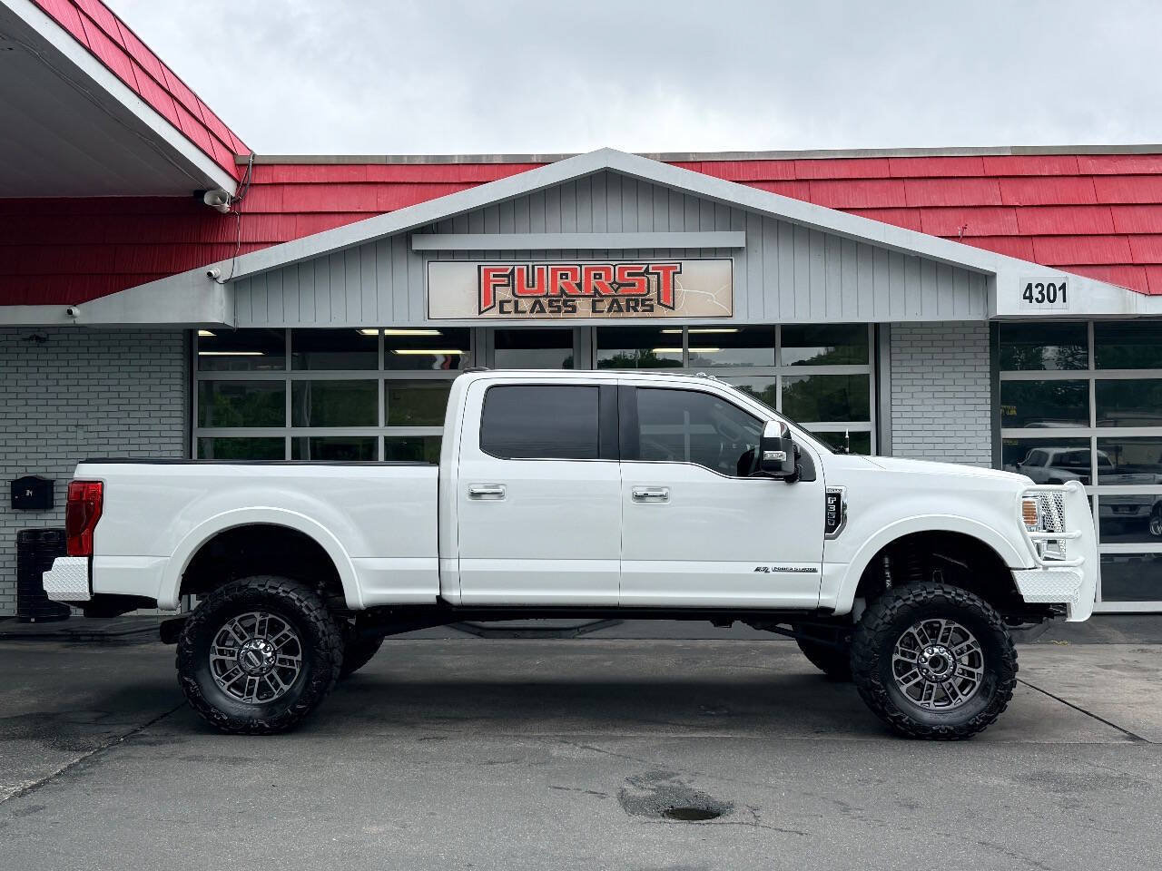 Used 2022 Ford F350 King Ranch w/ Tremor Off-Road Package AWD/4WD image 2