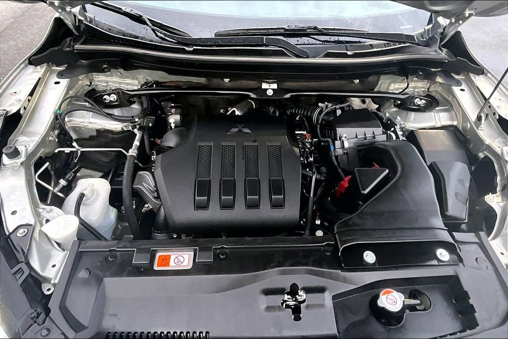 Used 2023 Mitsubishi Eclipse Cross LE image 10