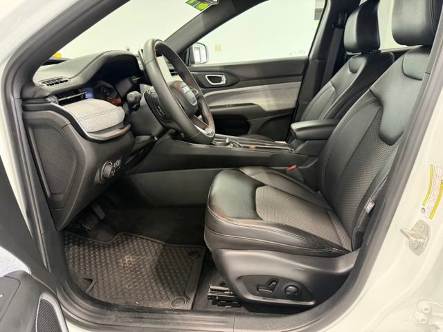 Used 2024 Jeep Compass Latitude w/ Convenience Group AWD/4WD image 10