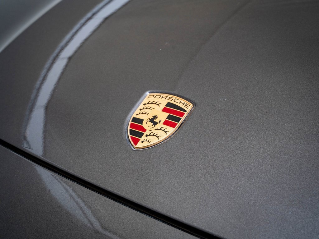 Certified 2022 Porsche Cayenne E-Hybrid w/ Premium Package image 16