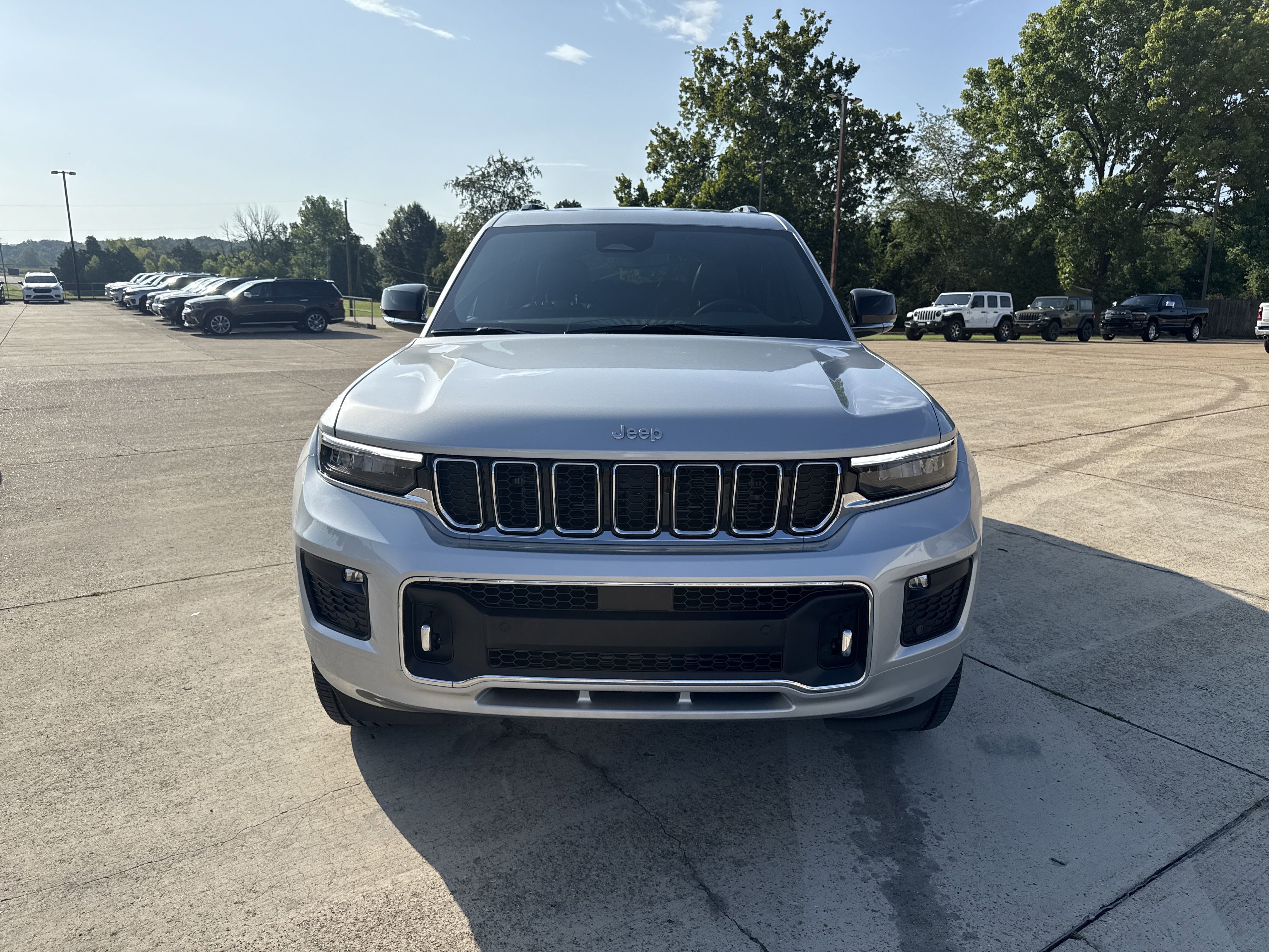 New 2025 Jeep Grand Cherokee L Overland w/ Trailer Tow Package image 3