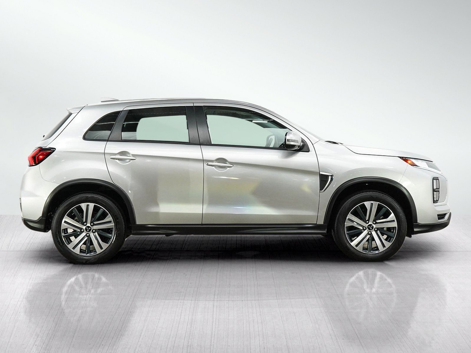 Used 2024 Mitsubishi Outlander Sport LE AWD/4WD image 6
