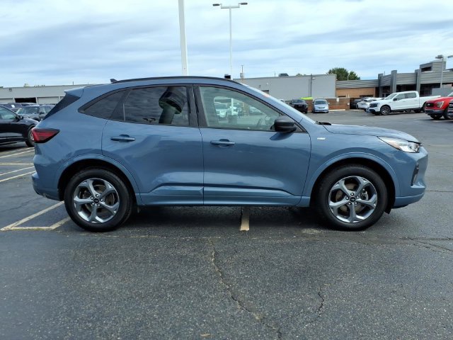 Used 2023 Ford Escape ST-Line w/ Tech Pack #1 AWD/4WD image 12