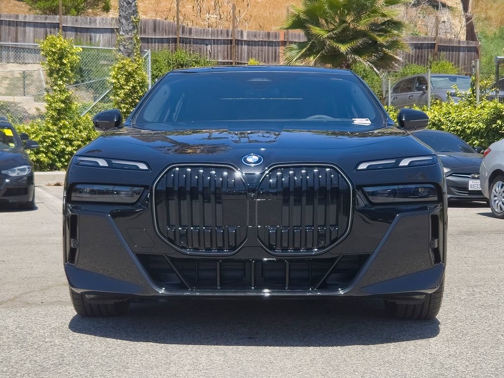 New 2026 BMW i7 eDrive50 w/ M Sport Package RWD image 3