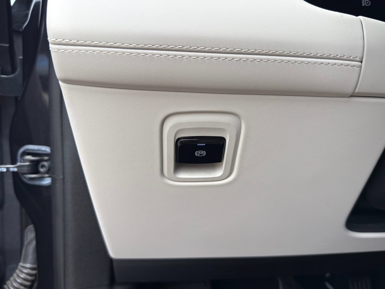 Certified 2023 Maserati Grecale Modena AWD/4WD image 33