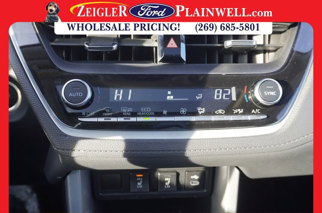 Used 2023 Toyota Corolla Cross XLE w/ Convenience Package image 18