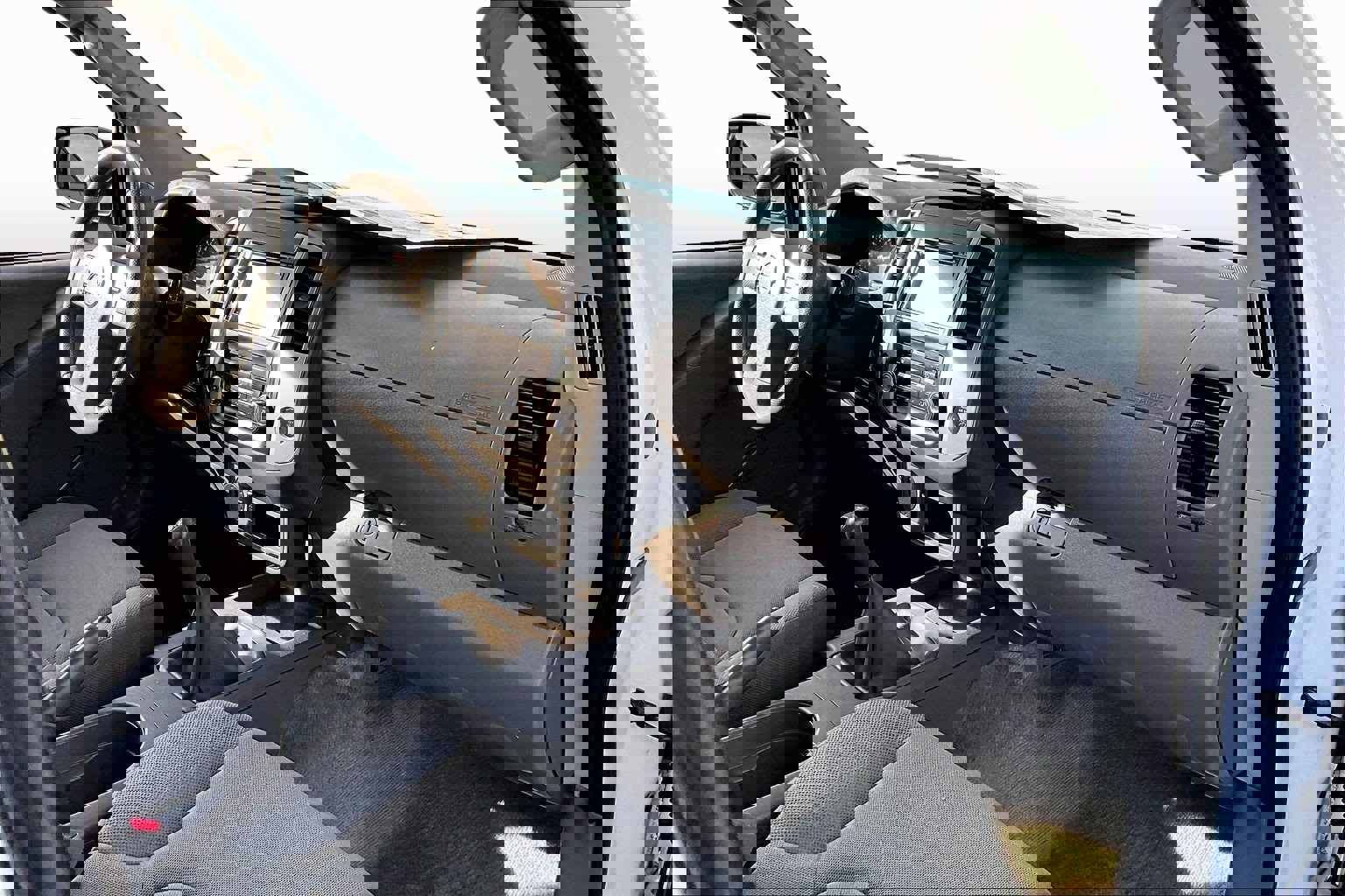 Used 2015 Nissan Frontier S w/ S Preferred Package image 15