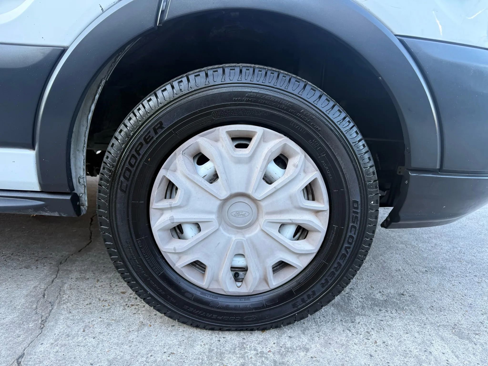 Used 2017 Ford Transit 350 148 Medium Roof RWD image 22