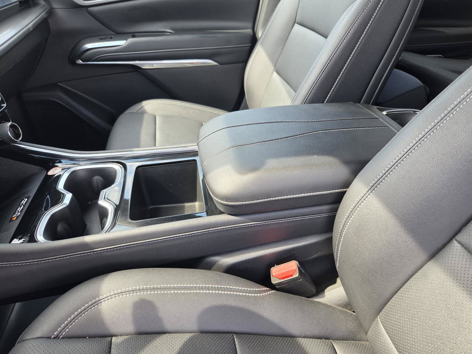 Used 2026 Chevrolet Traverse LT AWD/4WD image 24
