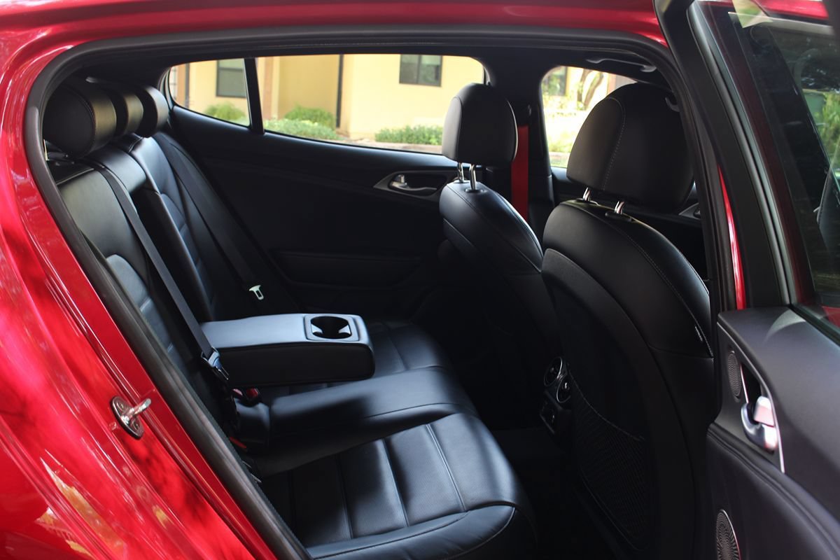Used 2018 Kia Stinger GT2 RWD image 15