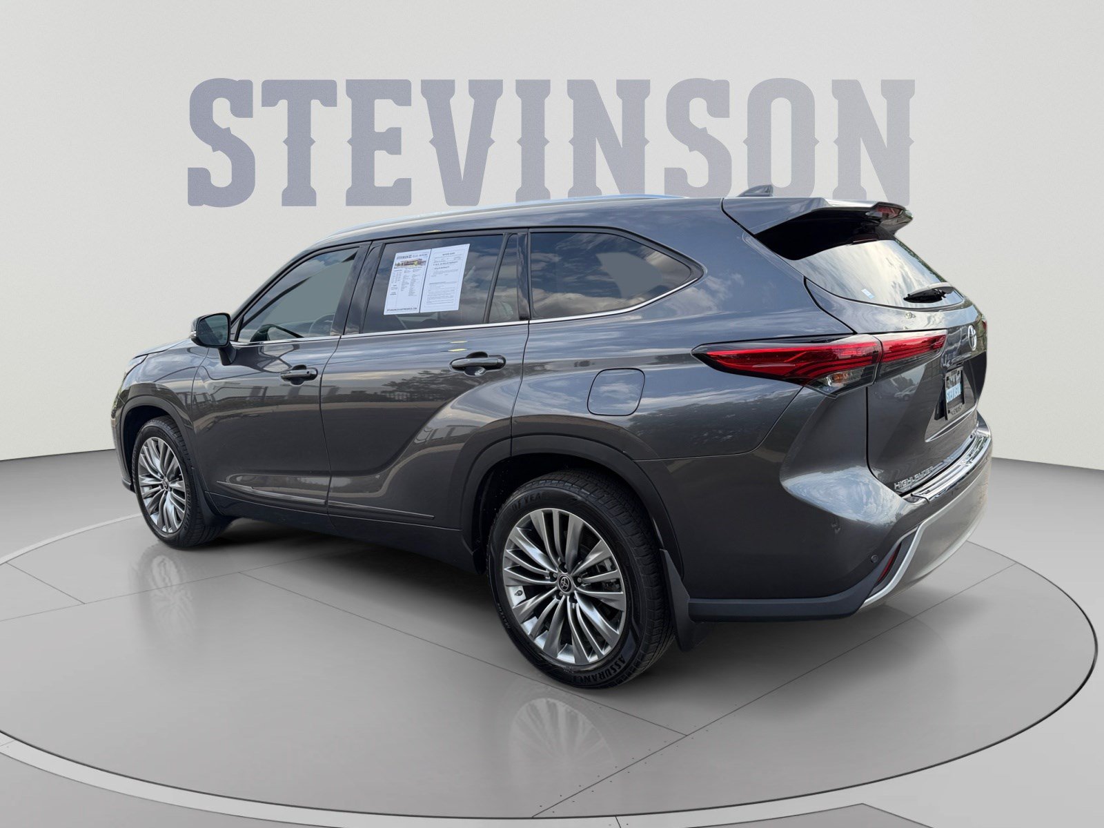 Used 2021 Toyota Highlander Platinum AWD/4WD image 3