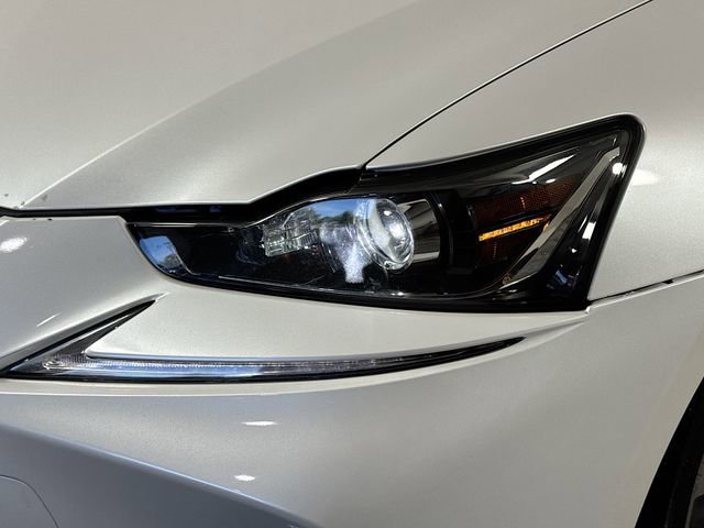 Used 2018 Lexus IS 300 AWD w/ Comfort Package image 3