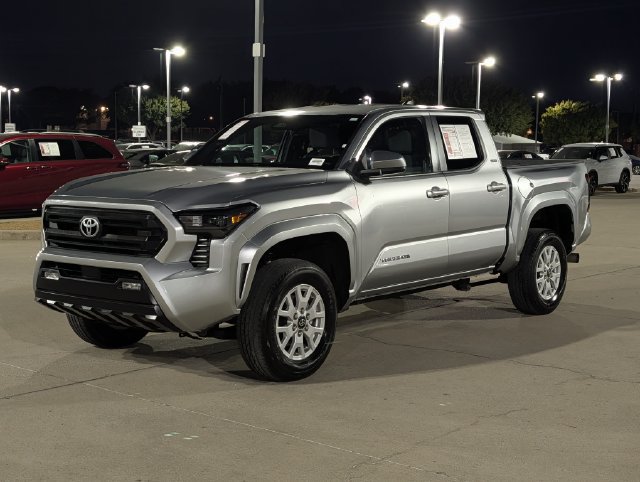 Used 2024 Toyota Tacoma SR5 AWD/4WD image 9