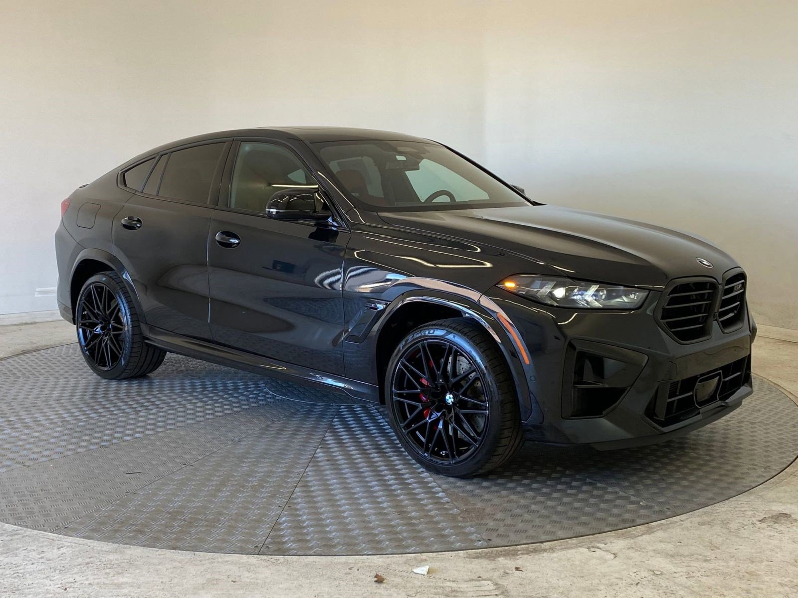 Used 2026 BMW X6 M Competition w/ Executive Package image 7