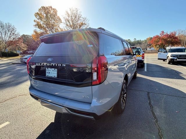 New 2025 Ford Expedition Max Platinum w/ Driver's Package image 8