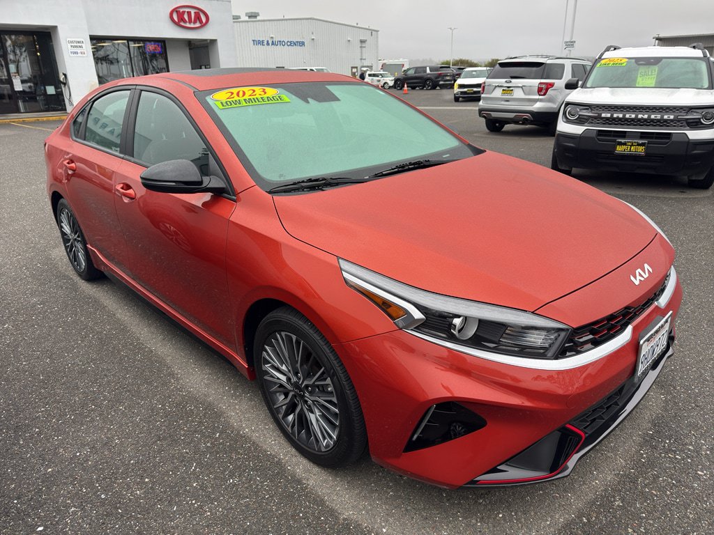 Used 2023 Kia Forte GT-Line w/ GT-Line Premium Package FWD image 3