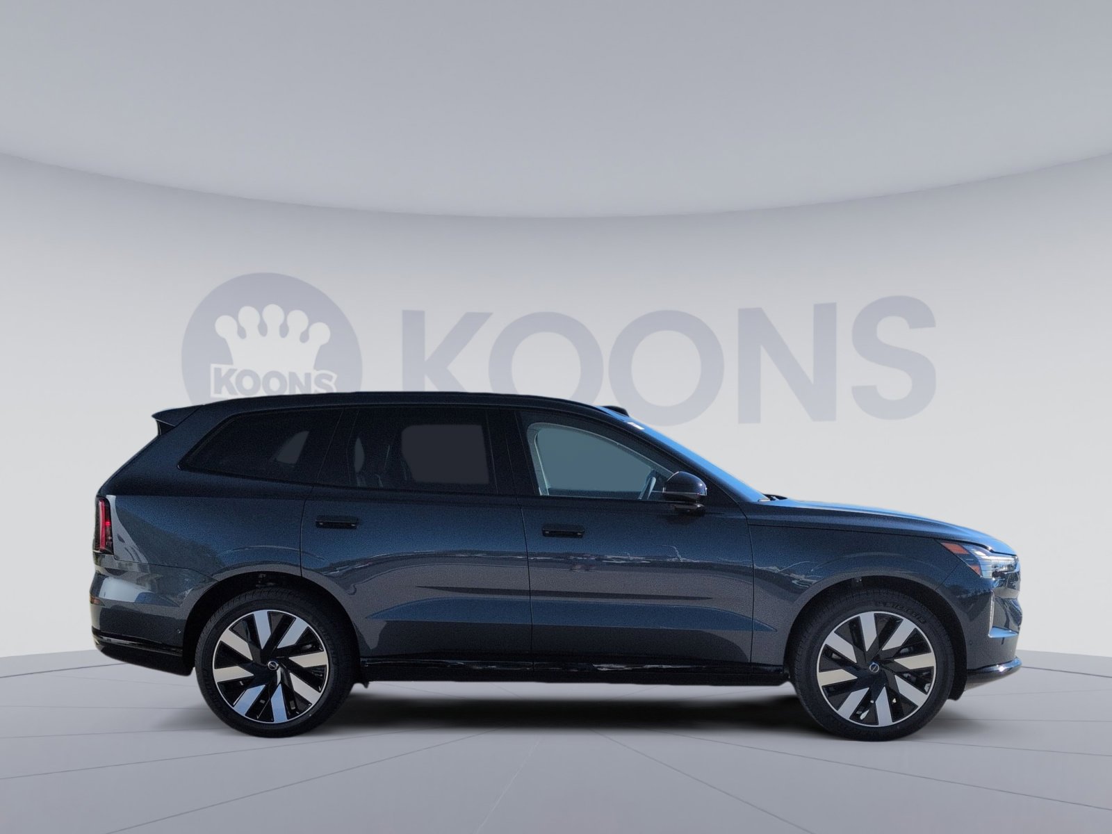 New 2025 Volvo EX90 Plus w/ Protection Package Premier image 8